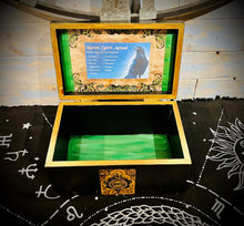 Load image into Gallery viewer, Third Eye Magik Raven Spell Box
