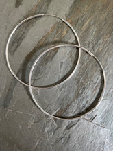 Load image into Gallery viewer, Endless Classic Comfort Lightweight 925 Sterling Silver Hoop Earrings
